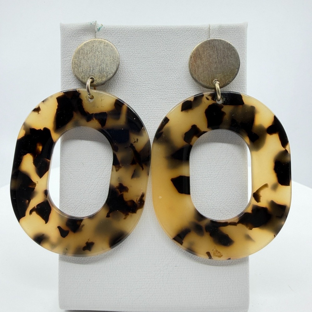 Tortoiseshell Oval Hoop Statement Earrings Brushed Gold Tone Post Back Chic